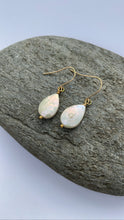 Load image into Gallery viewer, Gold Tear Drop Pearl Earrings